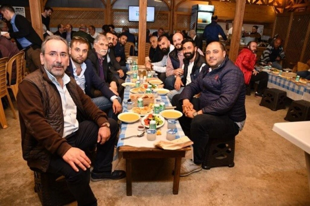 Buğday Pazarı esnafı iftar sofrasında buluştu