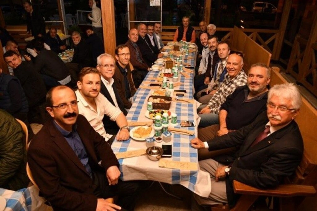 Buğday Pazarı esnafı iftar sofrasında buluştu