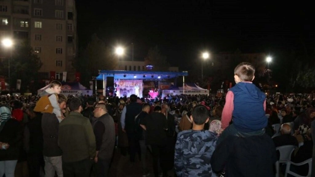 SELE SEPET TOP KANDİL COŞKUYLA KUTLANDI