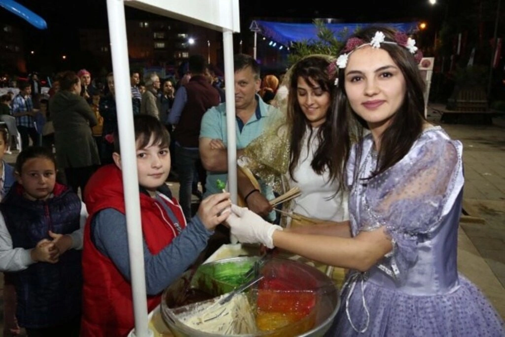 SELE SEPET TOP KANDİL COŞKUYLA KUTLANDI