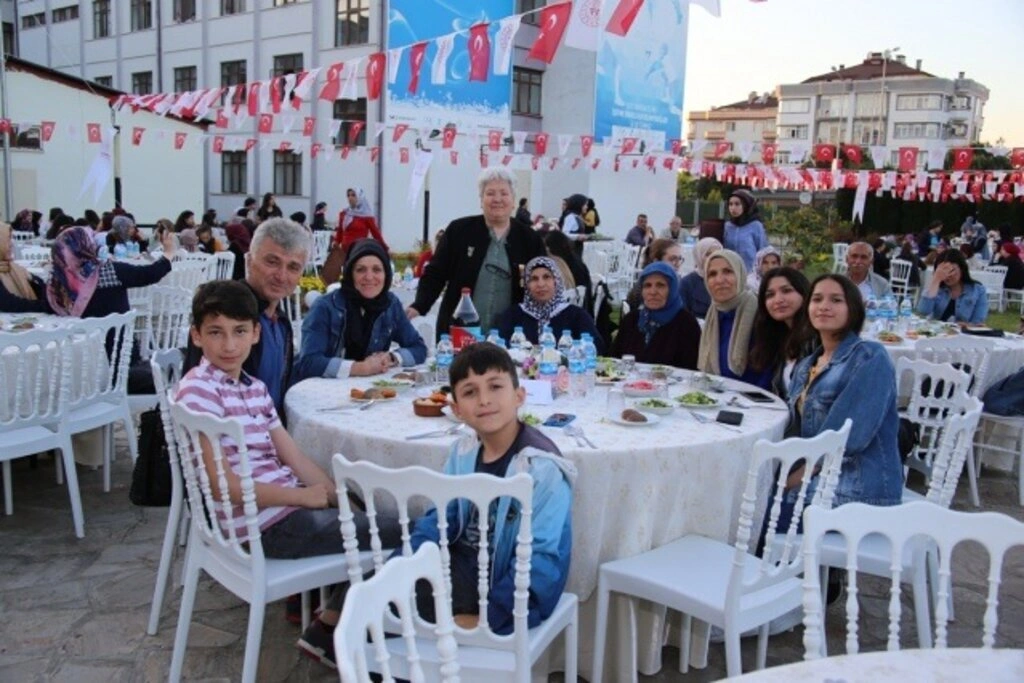 Kredi Yurtlar Kurumu Genel Müdürlüğü İftar Saati