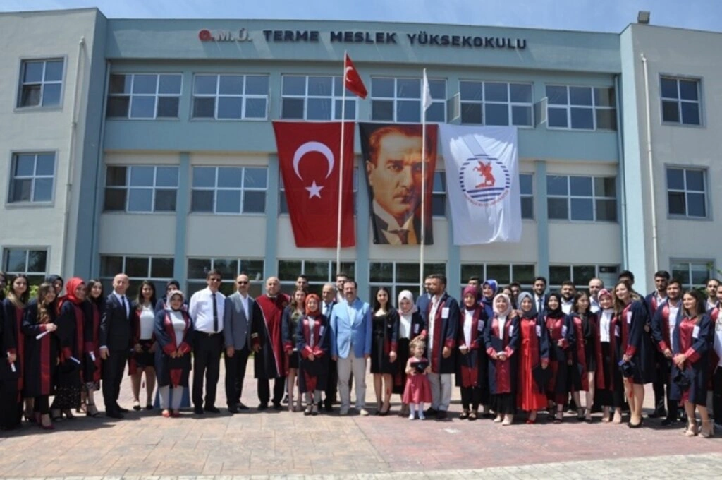 Terme Meslek Yüksekokulu'nda mezuniyet coşkusu
