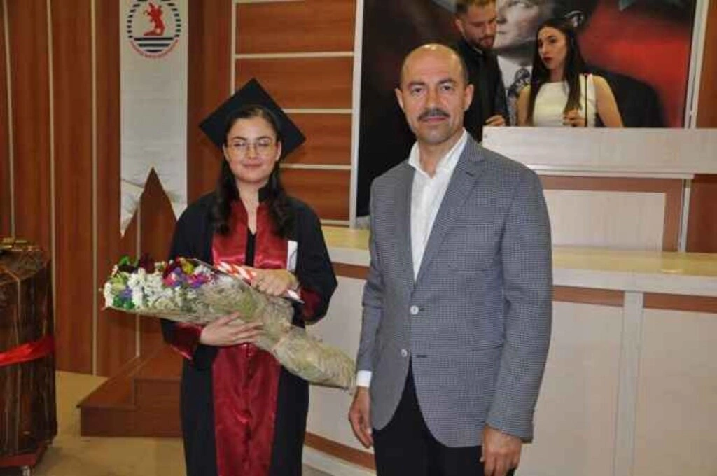 Terme Meslek Yüksekokulu'nda mezuniyet coşkusu