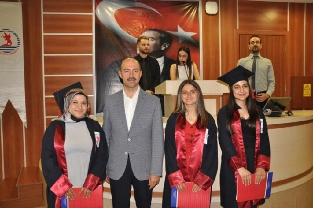 Terme Meslek Yüksekokulu'nda mezuniyet coşkusu