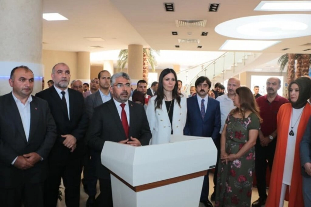 AK PARTİ SAMSUN BAYRAM'DA HERKESLE KUCAKLAŞTI