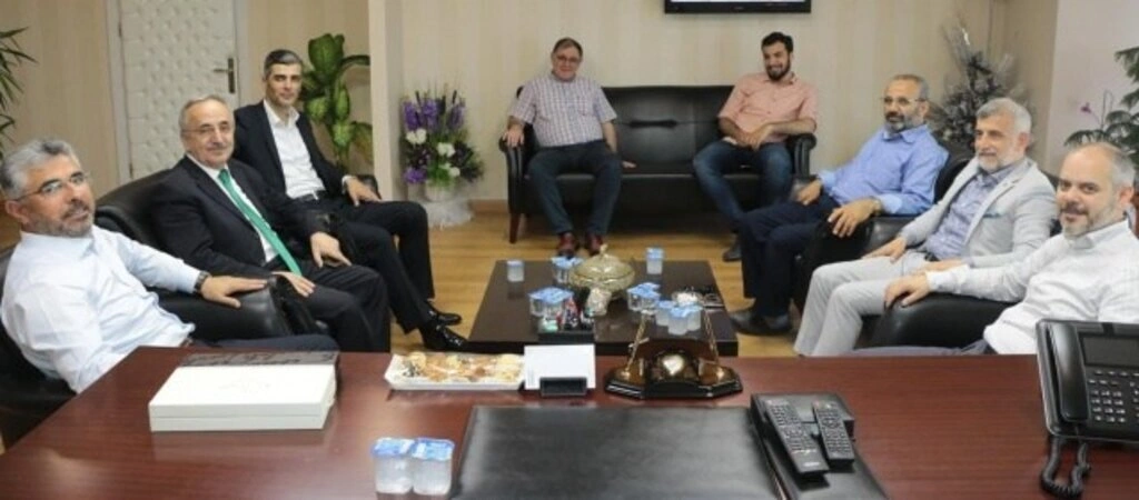 AK PARTİ SAMSUN BAYRAM'DA HERKESLE KUCAKLAŞTI