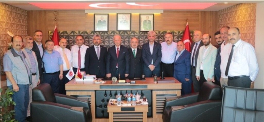 AK PARTİ SAMSUN BAYRAM'DA HERKESLE KUCAKLAŞTI