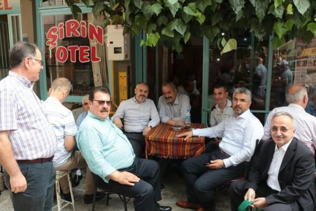 AK PARTİ SAMSUN BAYRAM'DA HERKESLE KUCAKLAŞTI