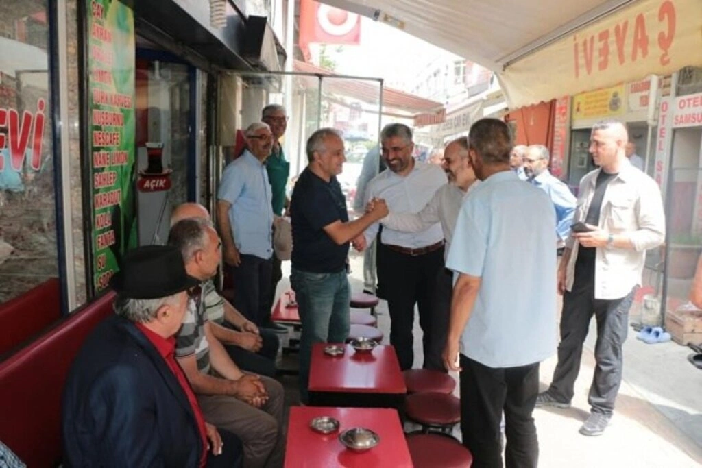 AK PARTİ SAMSUN BAYRAM'DA HERKESLE KUCAKLAŞTI