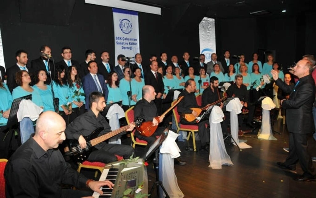BAŞKAN GENÇ ÖĞRETMENİNİ UNUTMADI