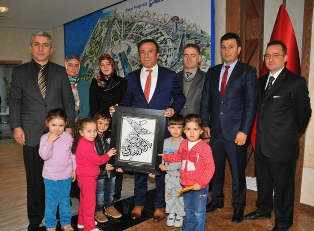 BAŞKAN GENÇ ÖĞRETMENİNİ UNUTMADI