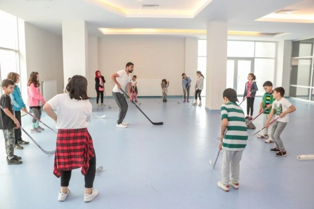 SAMSUN'DA BUZ HOKEYİ BRANŞININ ALT YAPI TEMELİ ATILDI