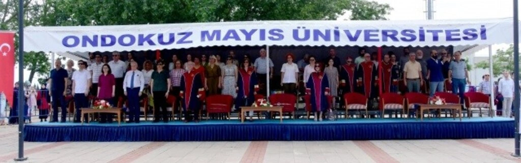 Samsun Eğitim Fakültesinde Mezuniyet Sevinci