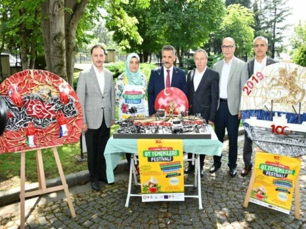 Yöresel Ot Yemekleri Festivali Samsun'da düzenlendi