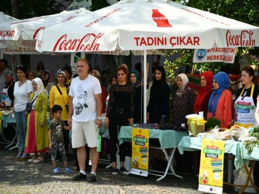 Yöresel Ot Yemekleri Festivali Samsun'da düzenlendi