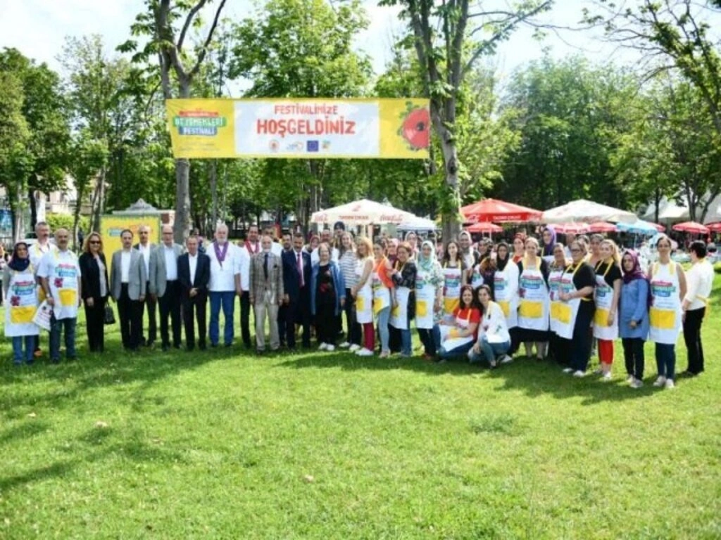 Yöresel Ot Yemekleri Festivali Samsun'da düzenlendi