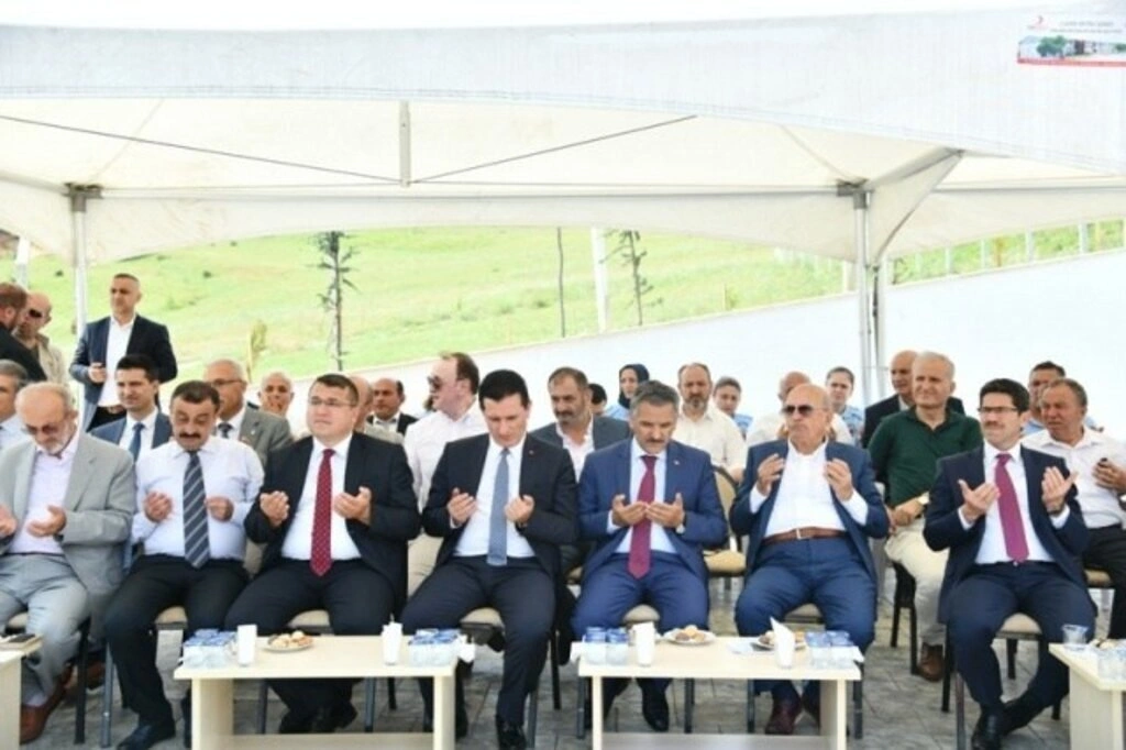 Adalet Camii Samsun Cezaevi'nin yanında ibadete açıldı