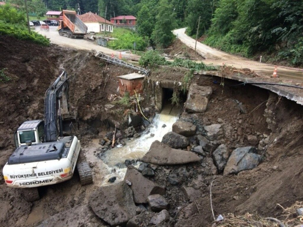 Samsun'da sel ve heyelan