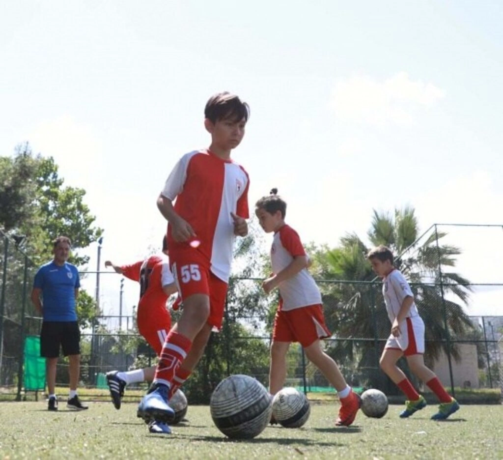 Samsunspor Futbol Okulu yaz sezonu başladı