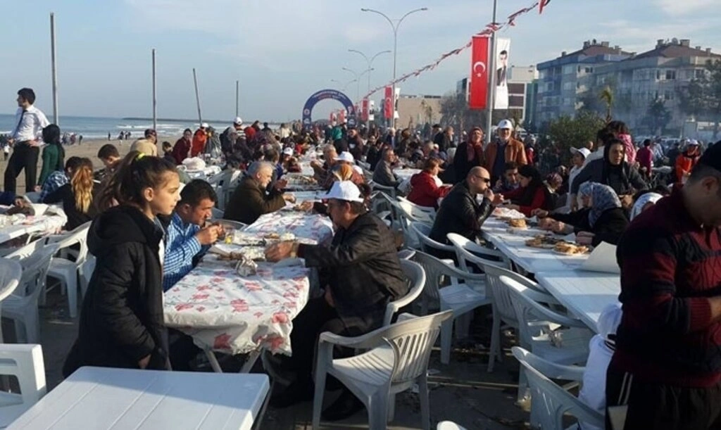 Atakum'da Hamsi festivalinde 3 ton hamsi ikram edildi