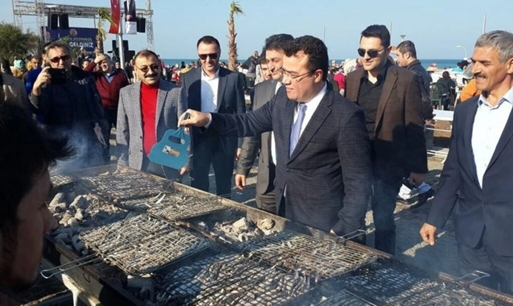 Atakum'da Hamsi festivalinde 3 ton hamsi ikram edildi
