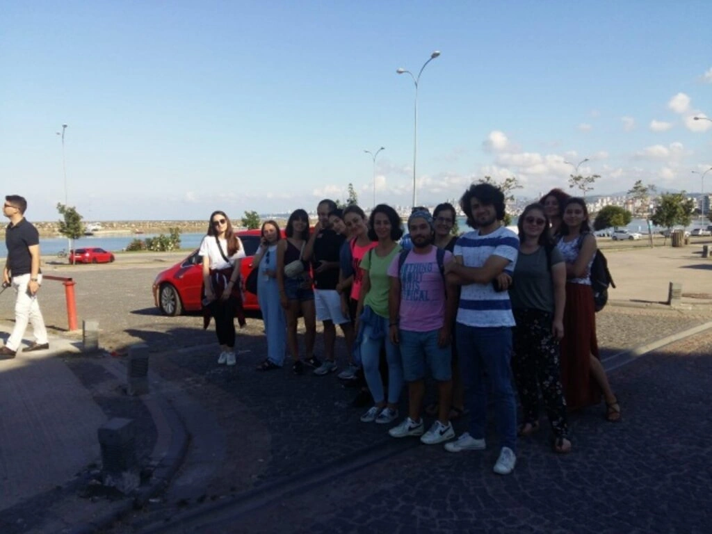 TOG Samsun İğne Deliği Gençlik Merkezi üyeleri Atakum Sahilinde temizlik yaptı