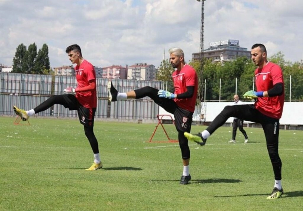 Samsunsporlu futbolcular laktat performans testinden geçti