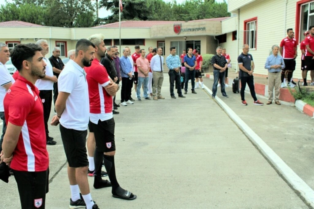 Samsunspor dualarla Bolu'ya hareket etti
