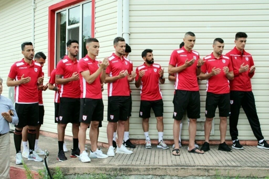 Samsunspor dualarla Bolu'ya hareket etti