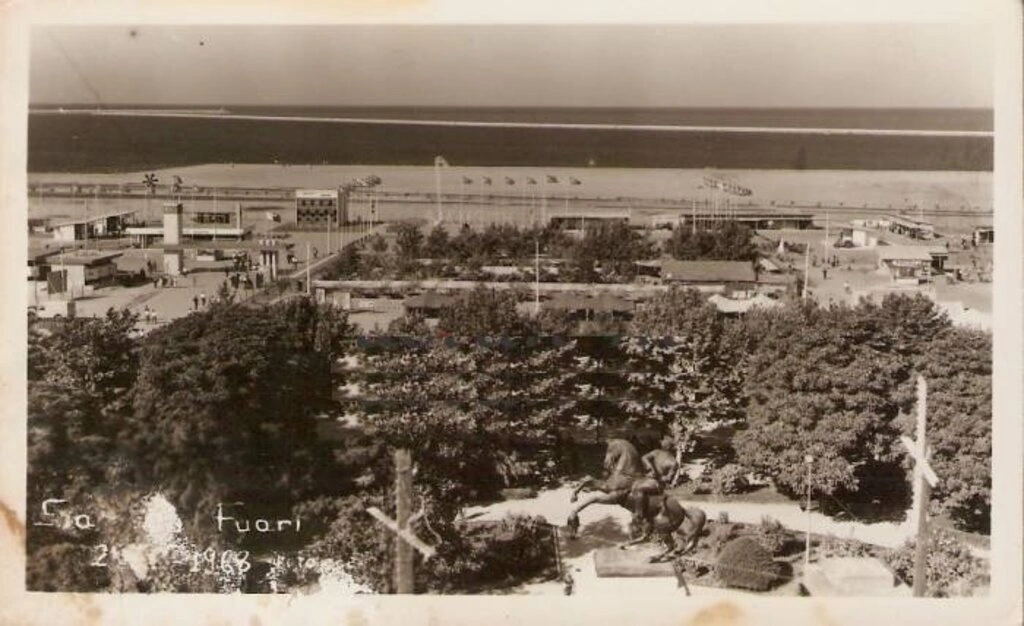 Samsun'un tarihi eski fotoğrafları - Birçok tarihi belge ve arşivlerden derlediğimiz, Samsun Limanı, Samsun Dolgu Sahası, Samsun Fuarı ve bugünlerde yıkımı