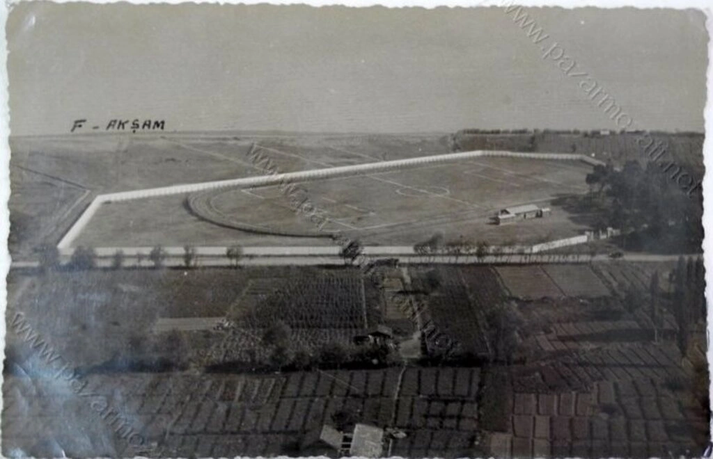 Samsun'un tarihi eski fotoğrafları - Birçok tarihi belge ve arşivlerden derlediğimiz, Samsun Limanı, Samsun Dolgu Sahası, Samsun Fuarı ve bugünlerde yıkımı