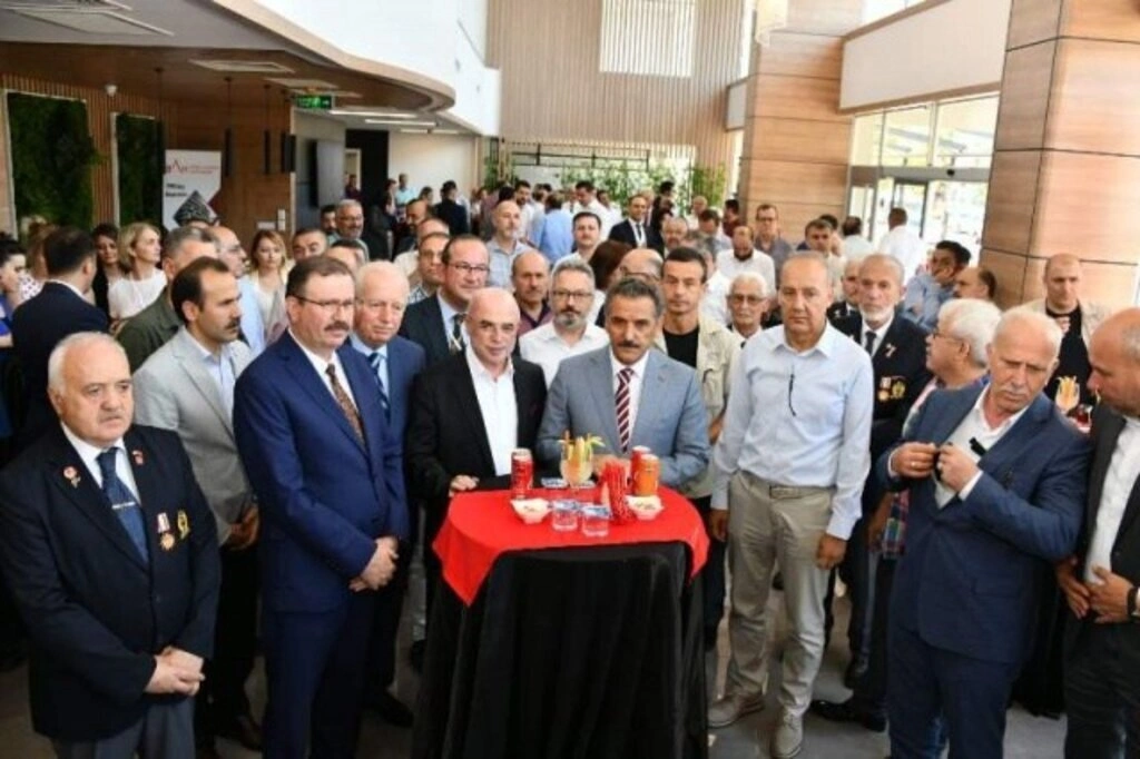 Büyük Anadolu Hastaneleri yeni hizmet binası tanıtılıyor
