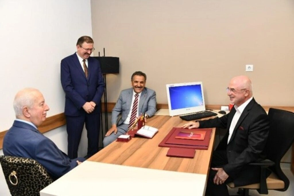 Büyük Anadolu Hastaneleri yeni hizmet binası tanıtılıyor