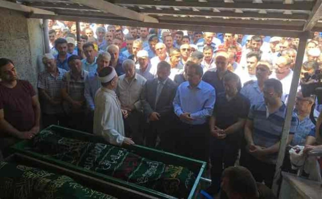 3 kuzen gözyaşlarıyla toprağa verildi
