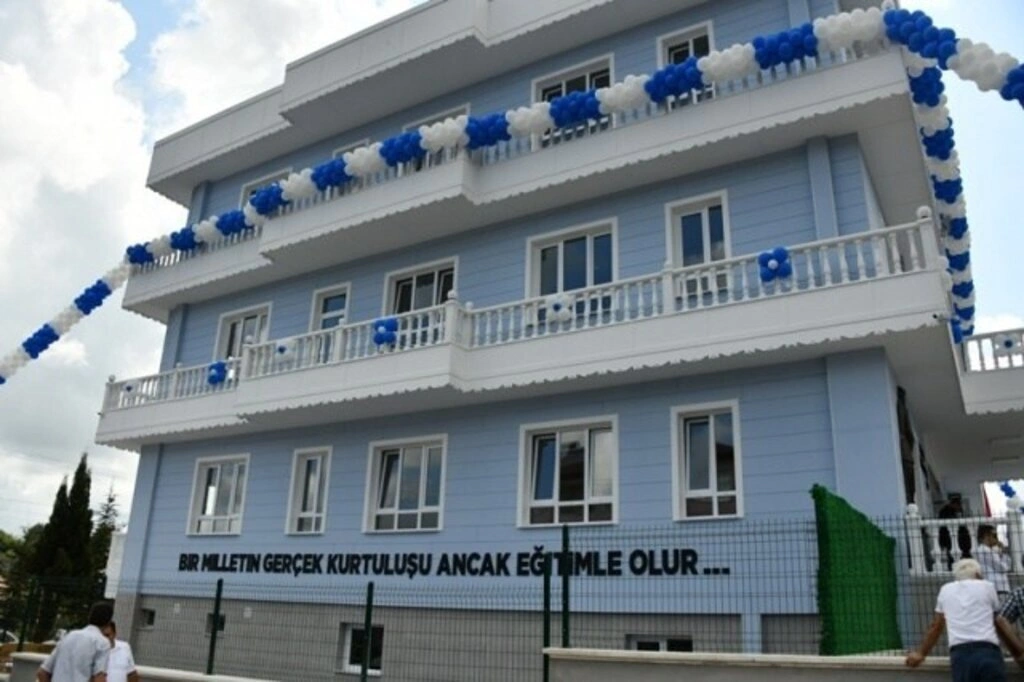 Dursun Korkmaz İlkokulu ve Ortaokulu Tekkeköy'de açıldı