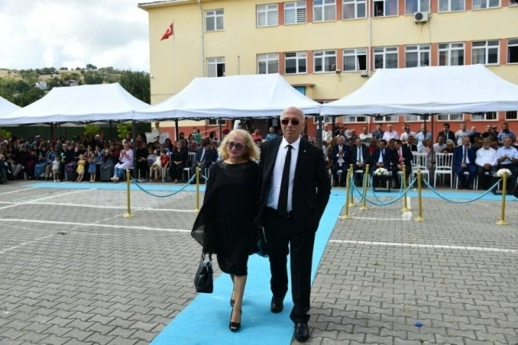Dursun Korkmaz İlkokulu ve Ortaokulu Tekkeköy'de açıldı