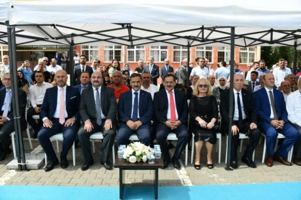 Dursun Korkmaz İlkokulu ve Ortaokulu Tekkeköy'de açıldı