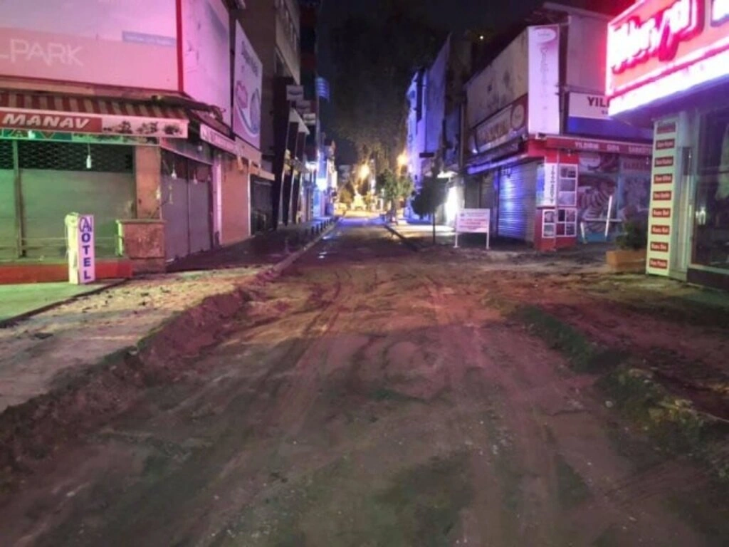 İlkadım'da sokak ve caddeler modern görünüm kazanıyor