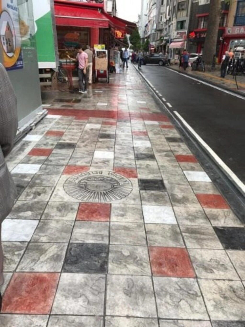 İlkadım'da sokak ve caddeler modern görünüm kazanıyor