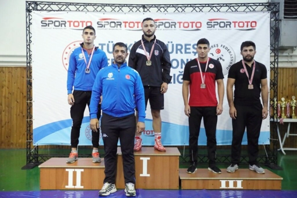 Samsun Yakakent Belediye Spor Kulübü'nden büyük başarı