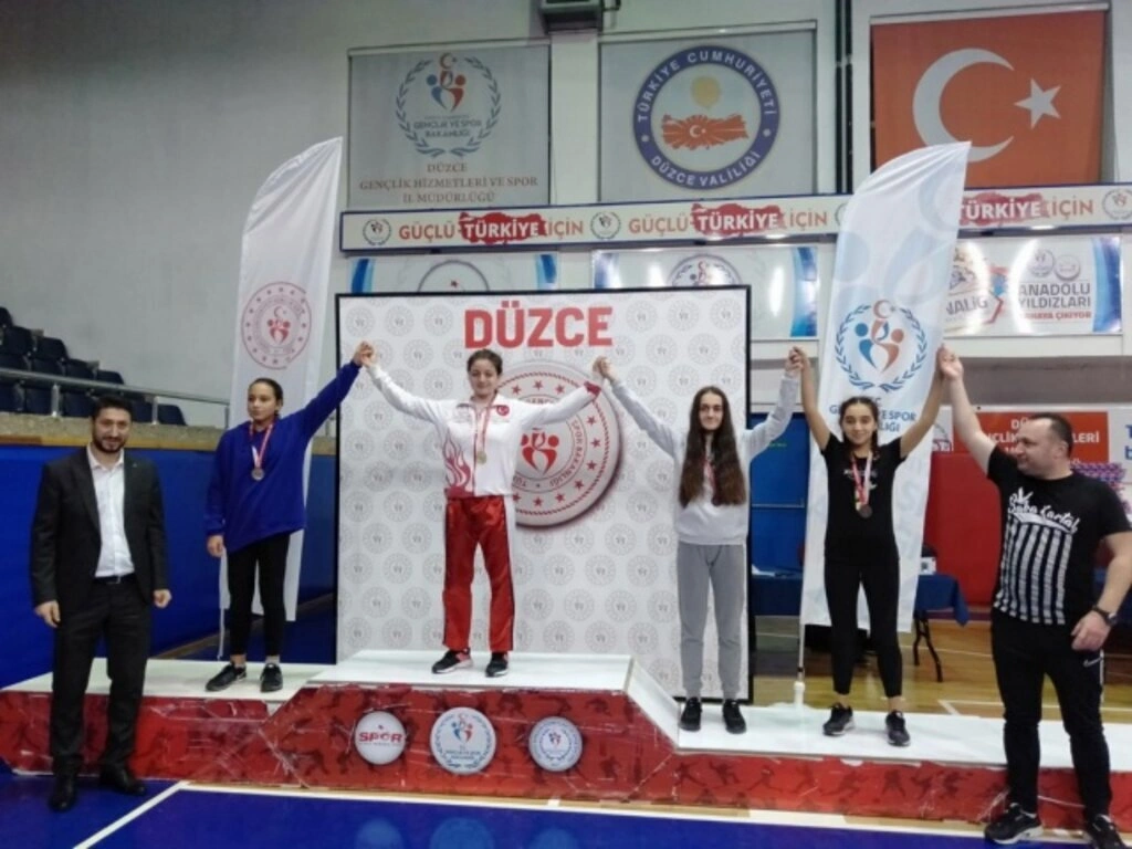 İLKADIM BELEDİYESİ KİCK BOKS TAKIMI KULÜPLER ARASI ŞAMPİYON OLDU