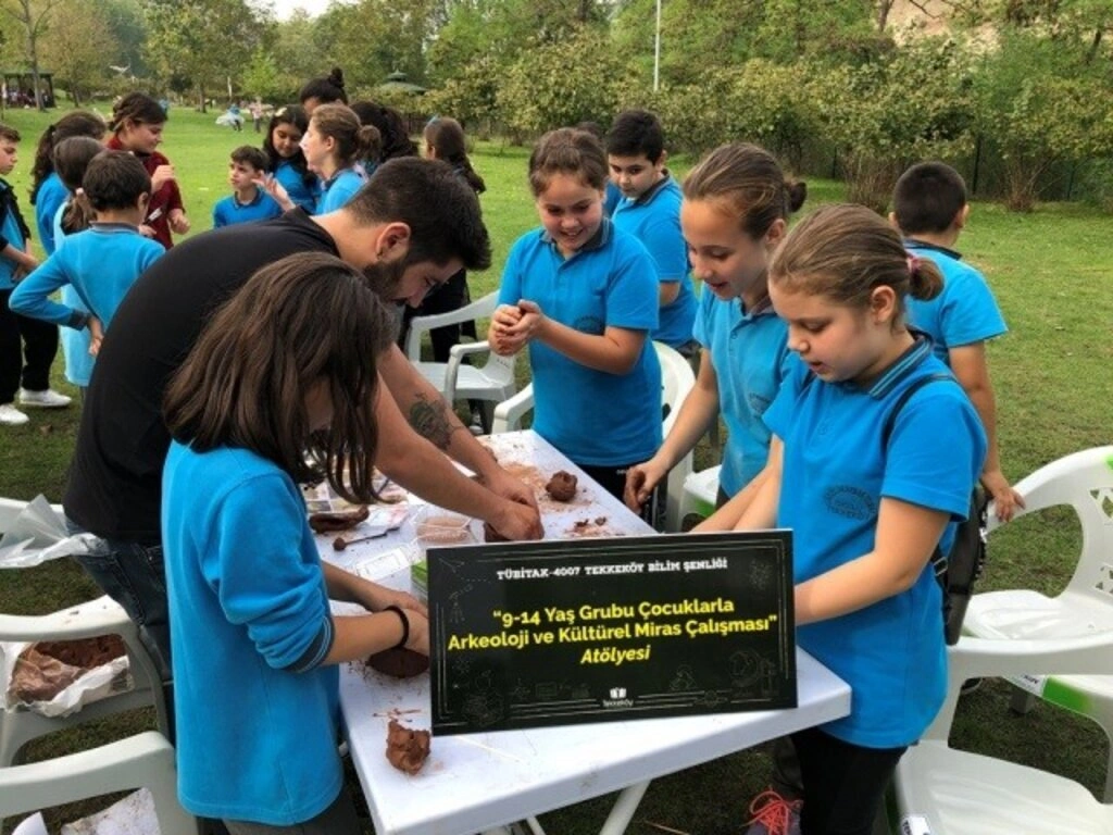 OMÜ Arkeoloji Bölümü TÜBİTAK Bilim Şenliği’nde Çocukları Eğitim