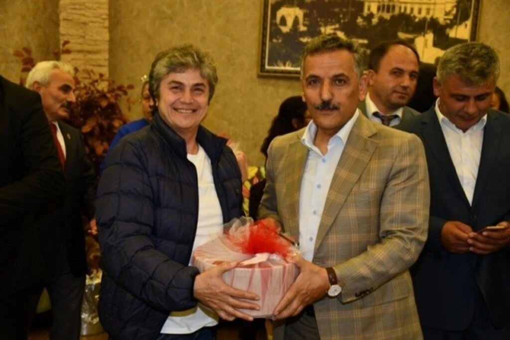 Muhtarlar Günü kapsamında Sevgi Kafe’de akşam yemeği düzenlendi