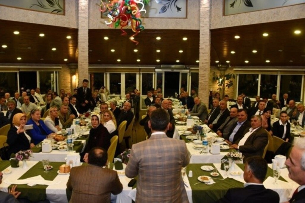 Muhtarlar Günü kapsamında Sevgi Kafe’de akşam yemeği düzenlendi
