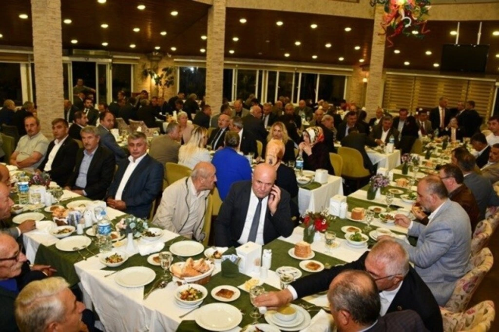 Muhtarlar Günü kapsamında Sevgi Kafe’de akşam yemeği düzenlendi