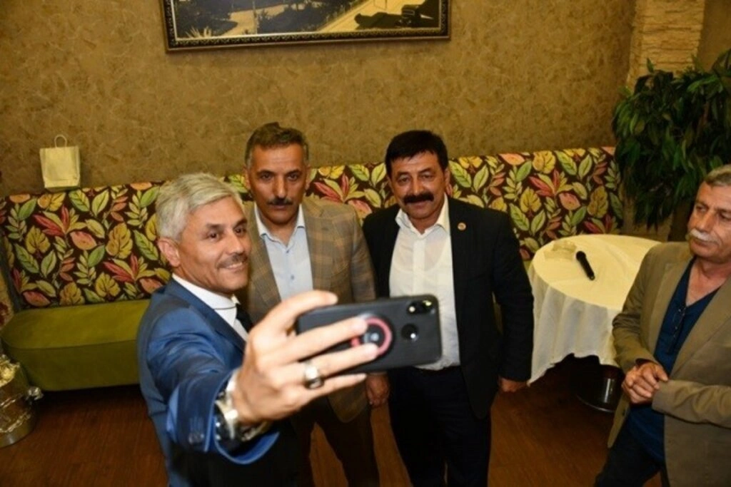 Muhtarlar Günü kapsamında Sevgi Kafe’de akşam yemeği düzenlendi