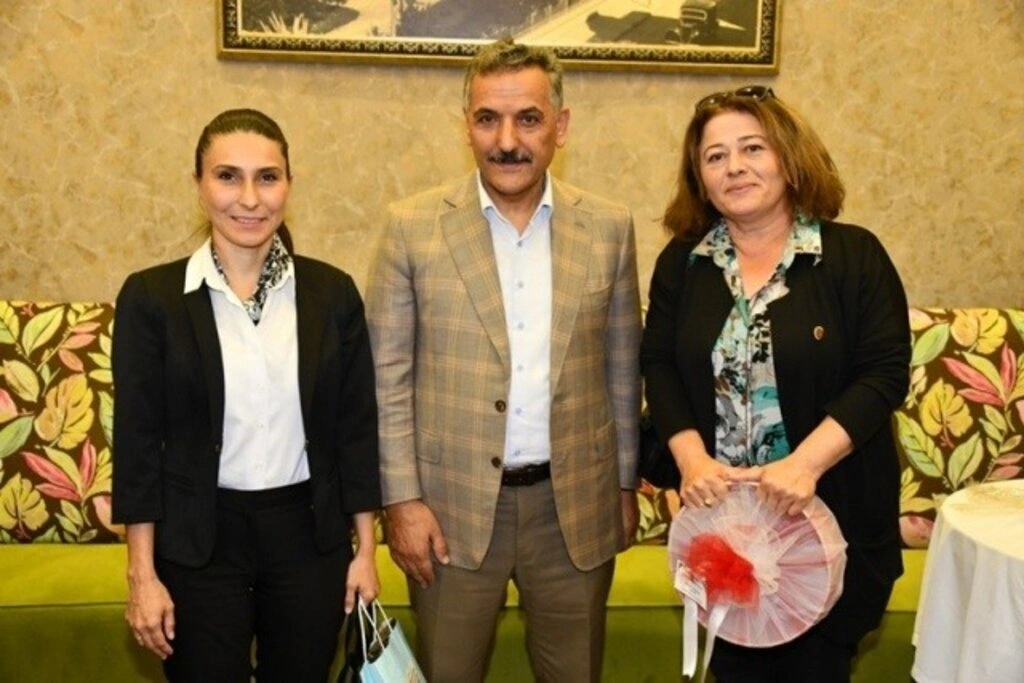 Muhtarlar Günü kapsamında Sevgi Kafe’de akşam yemeği düzenlendi