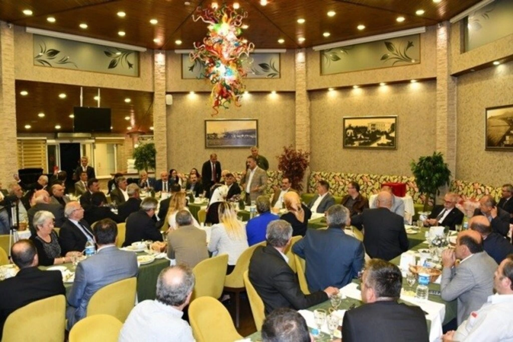 Muhtarlar Günü kapsamında Sevgi Kafe’de akşam yemeği düzenlendi