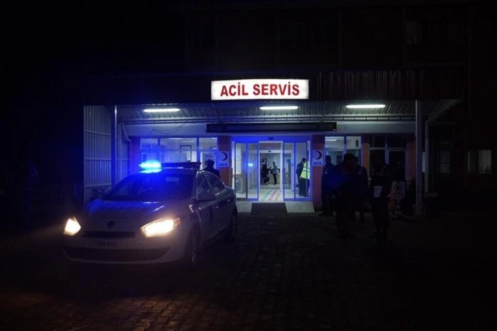 Minibüsle çarpışan otomobilin LPG tankı patladı: 6 ölü, 4 yaralı