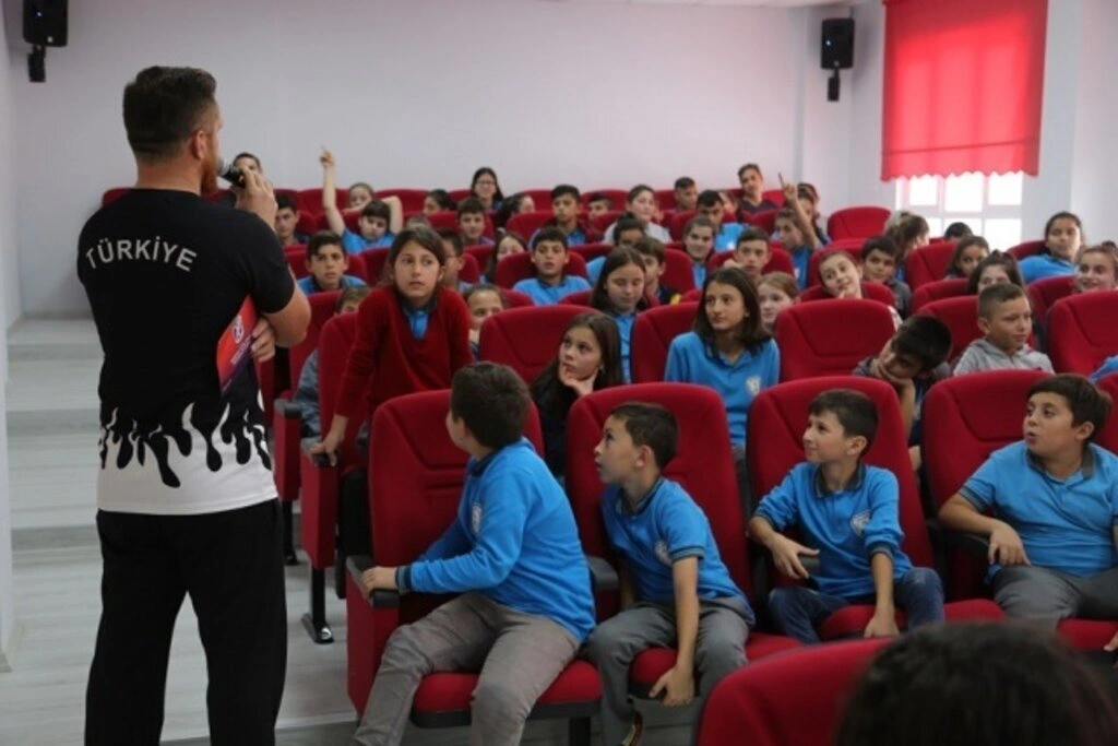 Tekkeköy Gökçe Karaoğlan Ortaokulu'nda ödüllü spor etkinliği